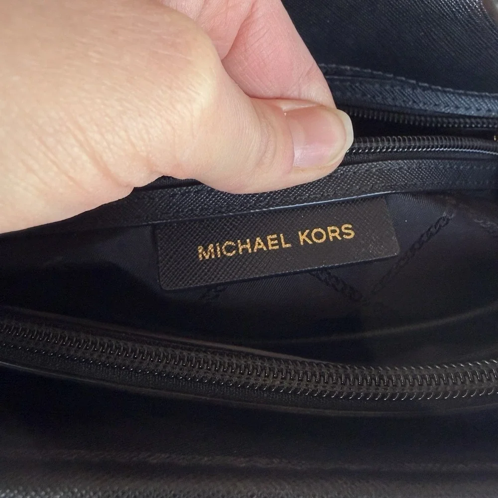 Michael Kors it black